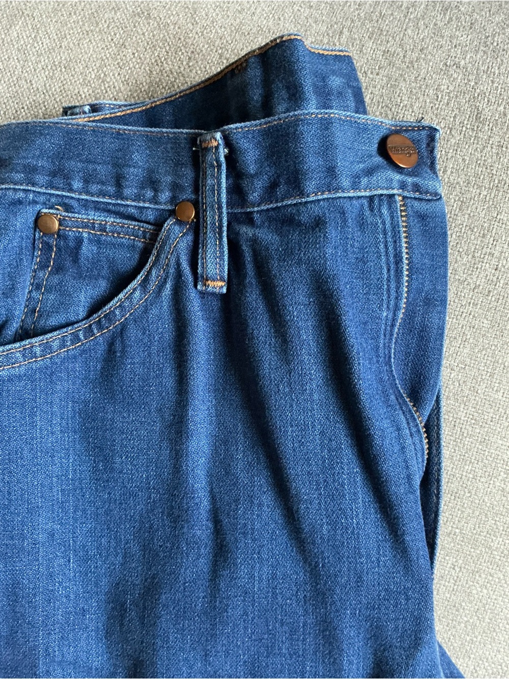 Vintage 90’s butter soft wranglers - flaw